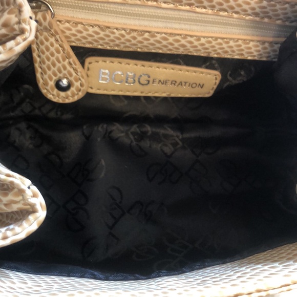 BCBGeneration ivory & tan snake faux leather accordion crossbody bag- NEW - Picture 7 of 8